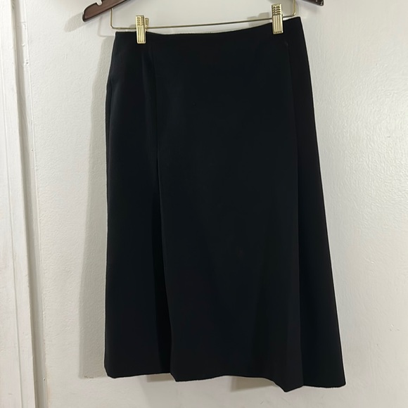 VINTAGE! BARNEYS NEW YORK Luxury brand made in Italy 100% cashmere black skirt. - Picture 1 of 2